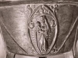 Taufkessel mit Strahlenkranzmadonna und dem heiligen Ägidius