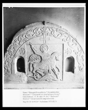 Tympanon mit dem heiligen Georg