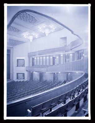 Schauspielhaus, Hannover: Ansicht Zuschauerraum und Proszenium (Negativ zu Inv. Nr. TBS 153,07)