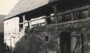Wirtschaftsgebäude mit Laubengang in Riegel : Bróžnja z galeriju w Roholnju