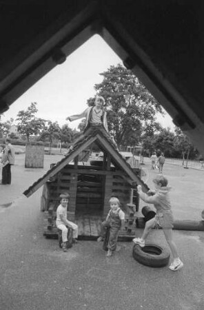 Freigabe der Schulhöfe der Uhland-, Gutenberg-, Heinrich-Köhler- und Schillerschule zum betreuten Spielen während der Sommerferien