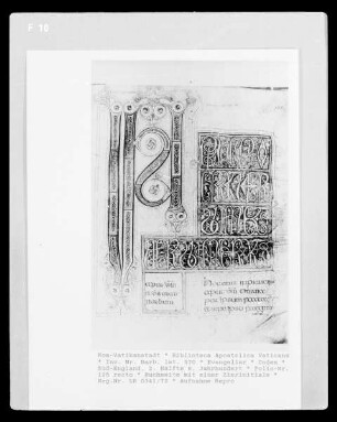 Evangeliar — Buchseite mit einer Zierinitiale, Folio 125 recto
