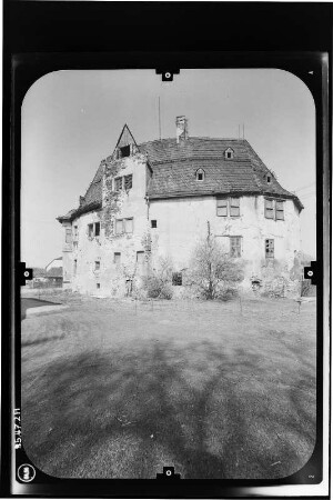 Triptis-Oberpöllnitz. Ehem. Landschloß der Freiherren von Pöllnitz (wohl 1414, Umbau E. 16.Jh. / A. 17.Jh, Renovierung 1848). Ansicht von Südwest