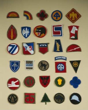 Amerikanische Militärabzeichen (Archivtitel)