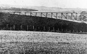 Triebischtal-Roitzschen. Militär-Eisenbahnbau, Talübergang in Luga, Ansichtskarte 1909, Repro Teil 1