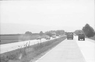 Heidelberg: Verkehr auf der Autobahn Mannheim - Heidelberg