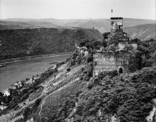 Kamp-Bornhofen. Ruine der Burg Sterrenberg (um 1190). Ansicht mit Blick auf den Rhein