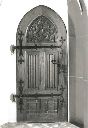 Tür. Eiche, geschnitzt, Schmiedeeisen. Um 1870/1880. Meißen: Albrechtsburg, 1. Obergeschoß, Großer Saal