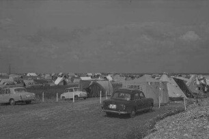 Heiligenhafen: Campingplatz, Vordergrund Auto