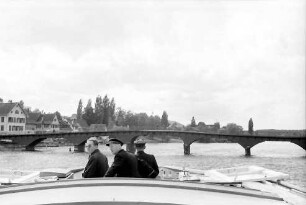 Stein: Rhein von Stein mit Brücke