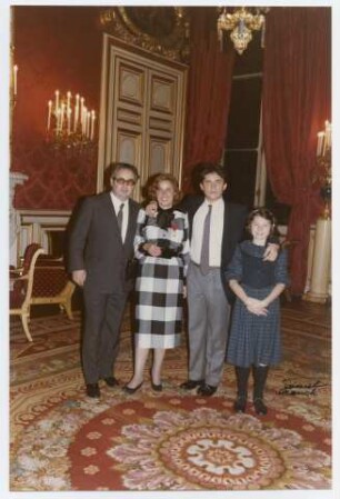Serge und Beate Klarsfeld mit ihren Kindern (Paris, Oktober 1984) (Archivtitel)