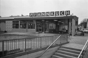 Eröffnung des neuen Pfannkuch-Supermarktes an der Kreuzung Herweghstraße und Saarlandstraße in Knielingen