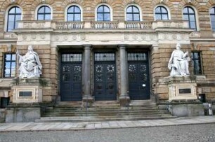 Das Gesetz (links) und Rechtsspruch (rechts)