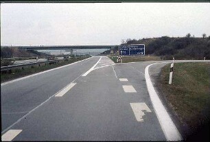 Einfahrt in Kreisel (Singen Richtung Villingen-Schwenningen)