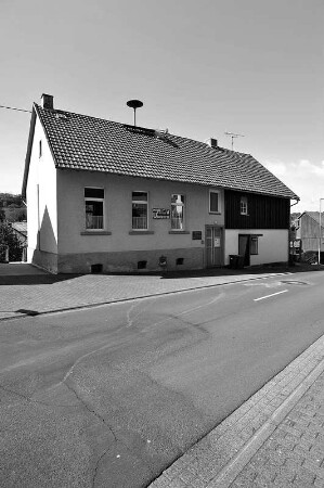 Ehem. Schule (Schule); Ulrichstein, Ulrichsteiner Straße 9, Ulrichsteiner Straße 9A