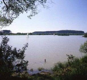 Schwarzenborn (Schwalm-Eder-Kreis). Blick auf den Knüllteich (auch Schwarzenbörner Teich)
