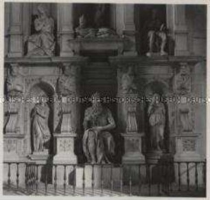 Rom, Kirche St. Peter in den Ketten, Michelangelos Grabmal für Papst Julius II.