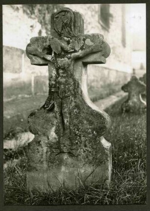 Friedhof. Grabkreuz 18. Jh.