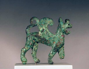 Schreitender Greif. Zierfigur eines Dreifußes (Stabdreifuβes)
