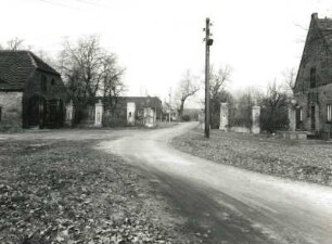 Reddern. Dorfkirche und Kirchhof (im Verfall)