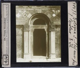 Bologna, S. Stefano : Portal