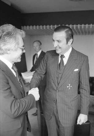 Verleihung des Bundesverdienstkreuzes an IHK-Präsident Dr. Hans-Jürgen Ganß