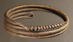 Armring: vierfach gewickelter Draht