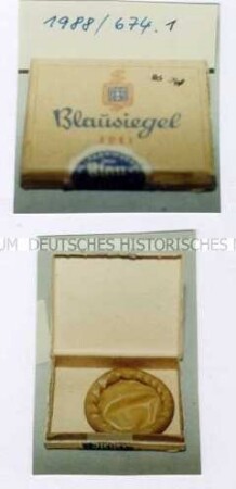 Schachtel mit Blausiegel-Präservativ