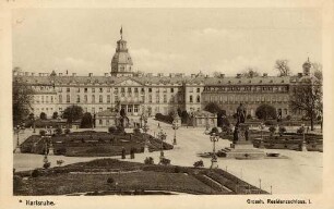 Postkartenalbum mit Motiven von Karlsruhe. "Karlsruhe. Gruoßherzogliches Residenzschloss". Schloss mit Schlossplatz und Denkmal für Großherzog Karl Friedrich