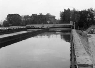 Dresden-Kaditz, Scharfenberger Straße 152. Stadtentwässerung Dresden GmbH, Kläranlage Kaditz (1909-1911; Hermann Klette, Hans Erlwein). Vorklärbecken