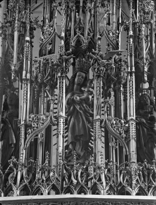 Gesprenge — Marienstatue im Gesprenge
