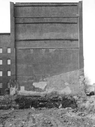 Dresden-Altstadt. Neubau Sächsischer Landtag. Altbau Devrientstraße (Westflügel) nach Abriß von Anbauten und Garagen