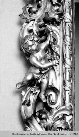 Rahmen - Spiegelrahmen mit Rankenornament und Figuren