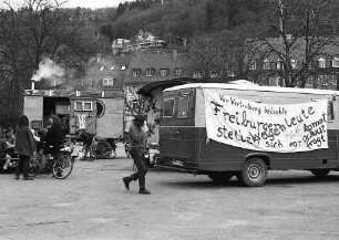 Freiburg im Breisgau: Wagenburg-Protestaktion auf dem Karlsplatz