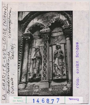 La-Charité-sur-Loire: Abteikirche, Vierungsturm, Ostseite, Reliefs