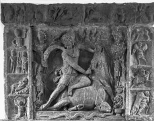 Mithras ersticht einen Stier mit einem Dolch