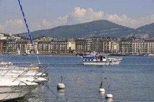 Genf - Häuser der City : Blick auf die linke Seite des Genfer Sees mit den Häusern der City, aufgenommen in Genf am 22. Mai 2010