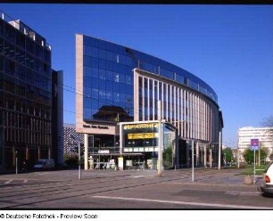 Dresden-Altstadt, Dr.-Külz-Ring 12. Haus des Buches (1998-2000, H. Witter)