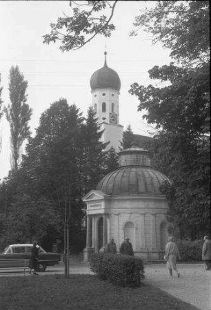 Bad Heilbrunn: Adelheidquelle und Kirche