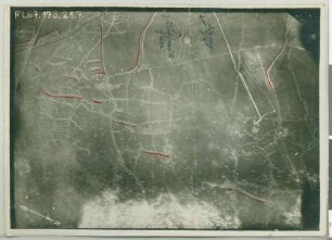 Foto gegnerischer Stellungen westlich von Serre-lès-Puisieux (Luftbild)