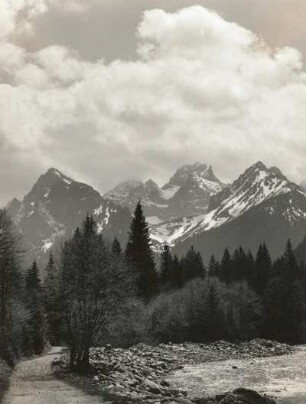 Hohe Tatra. Bielovodska dolina (Weißwasser-Tal) gegen Hauptkamm und Ganek