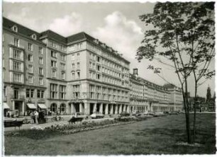 Dresden. Altmarkt mit Cafe Prag