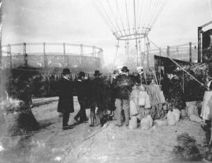 Abfahrt - die Ballonfahrer werden verabschiedet