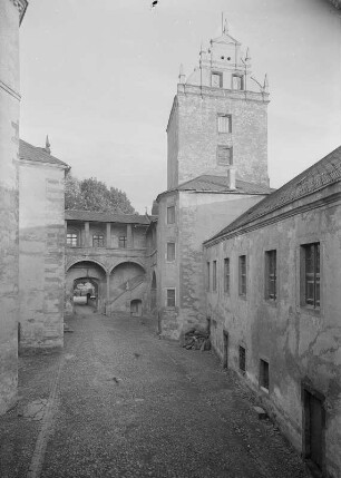 Döben, Schloss. Blick in den Innenhof