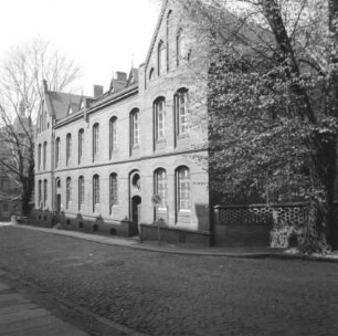 Cottbus-Mitte, Gerichtsstraße 1/2. Verwaltungsgebäude (19. Jh.). Straßenansicht