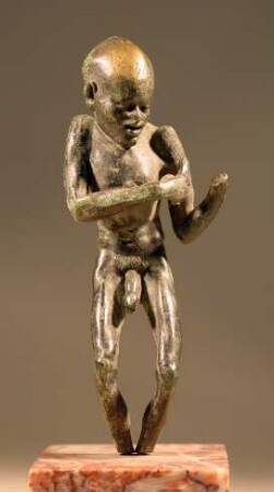 Römische Krüppelstatuette, Buckliger mit einer Strigilis
