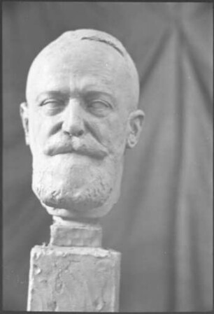 Büste von Heinrich Brenzinger