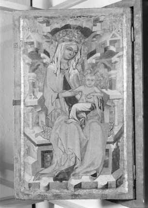 Görlitzer Madonna : Unbekannter Künstler: Thronende Maria mit dem Kinde. Tafelmalerei aus der Oberlausitz (?), um 1350. Städtische Kunstsammlungen Görlitz