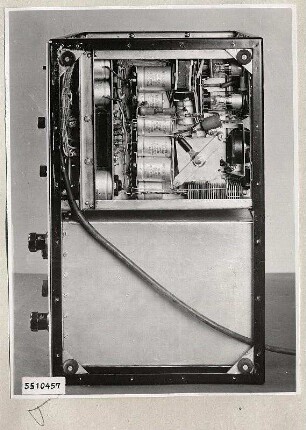 Fernsehprüfsender Prüfgenerator, Ansicht von unten, Foto 1955