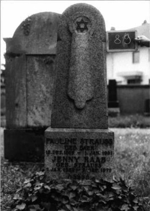 Grabstein 89 (Index: 100089396) Maße HxBxT: 181x55x26 cm Symbolik: Davidstern Besonderheit: Doppelgrab: Grabstein 89